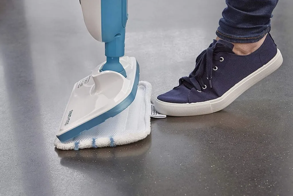 Black & Decker Black+Decker FSM13E1 Dampfbesen Steam Mop, Basic (Dampfreiniger Für Hygienische, Gründliche Sauberkeit, Abnehmbarer Stiel, Einfache Bedienbarkeit, Inkl. 1 Mikrofaser-Pad), 1300 W – Bild 5