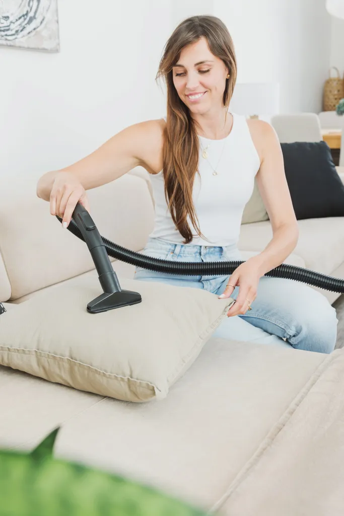 ETA GRANDE ANIMAL Beutelloser Staubsauger ETA222390000, 850W, 2 X HEPA Filtr, DermoPet-Aufsatz, ECO Motor, 360 ° Drehbares Rad – Bild 6