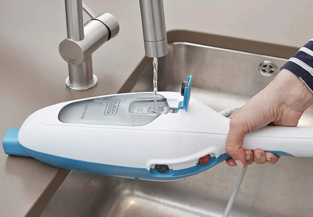 Black & Decker Black+Decker FSM13E1 Dampfbesen Steam Mop, Basic (Dampfreiniger Für Hygienische, Gründliche Sauberkeit, Abnehmbarer Stiel, Einfache Bedienbarkeit, Inkl. 1 Mikrofaser-Pad), 1300 W – Bild 4